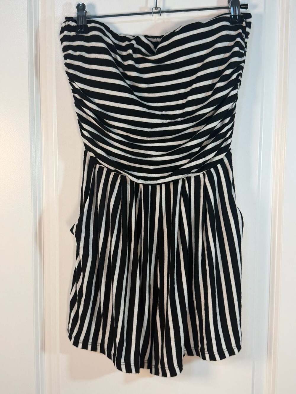 Heart & Hips Black and White Striped Strapless Romper Size M